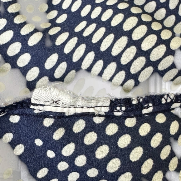 115 - Banana Republic Blouse - Picture 10 of 10